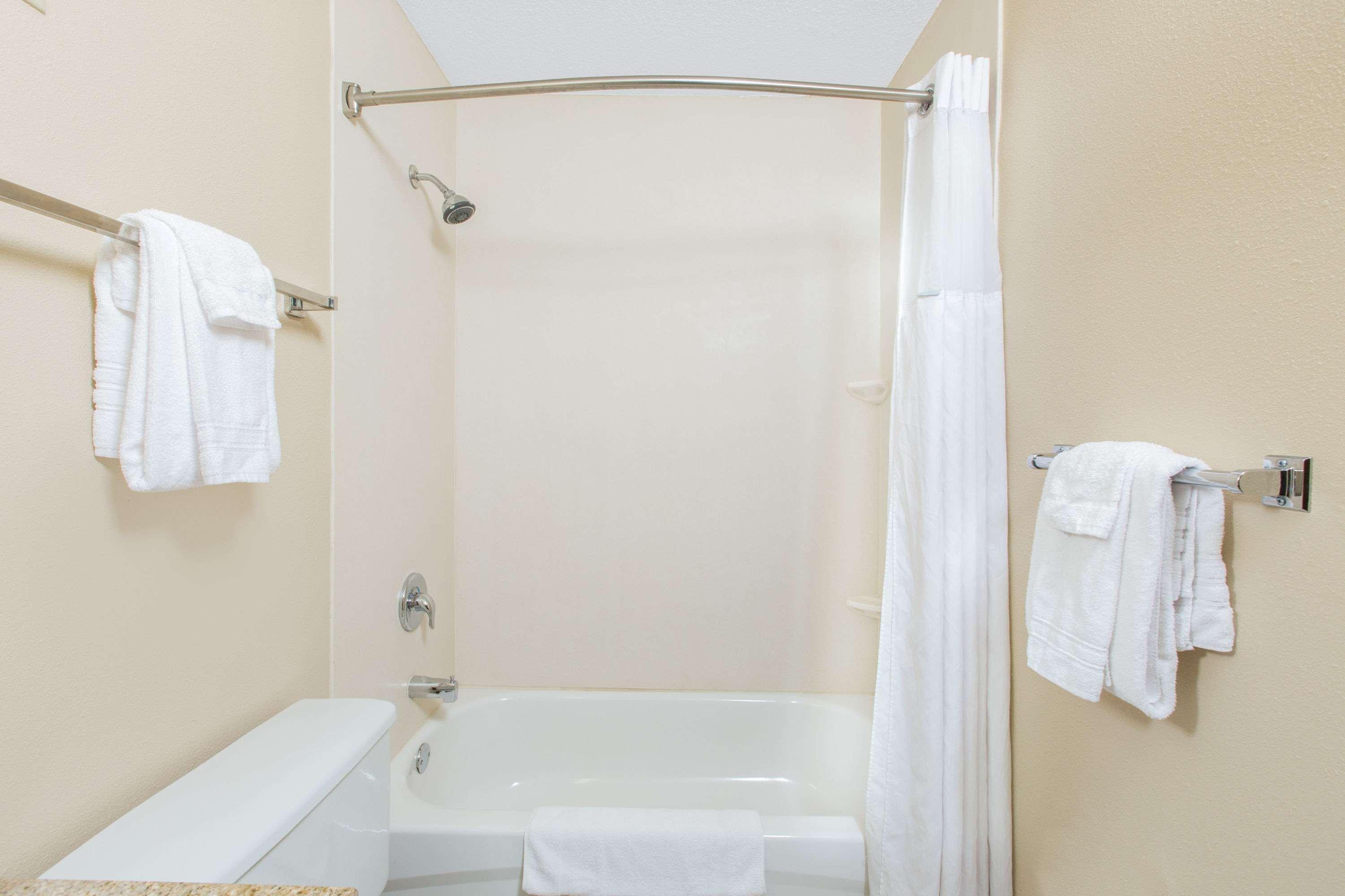 Super 8 By Wyndham Fairmont Hotel Bagian luar foto